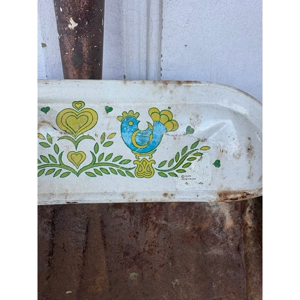 Vintage 1975 Pentron Metal Dustpan Rustic Farmhouse Folk Art Chicken Decor